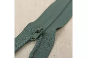 FERMETURE À GLISSIÈRE FINE POLYESTER VERT SAPIN 20 CM