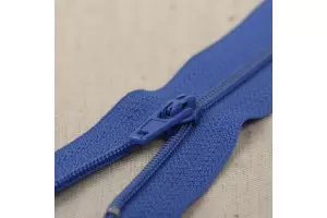 FERMETURE À GLISSIÈRE FINE POLYESTER BLEU OUTREMER 25 CM