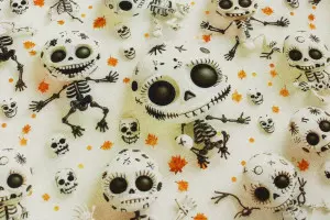 TISSU HALLOWEEN SQUELETTES FEUILLE